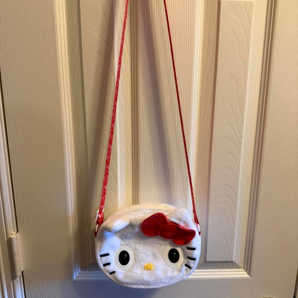 Talking hello kitty crossbody purse
